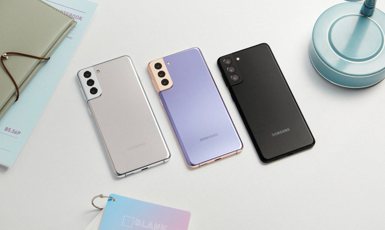 Dengan desain yang ikonik dan premium, dilengkapi dengan performa dan kamera yang epik, Samsung Galaxy S21+ 5G merupakan sebuah lompatan teknologi dari pendahulunya.
