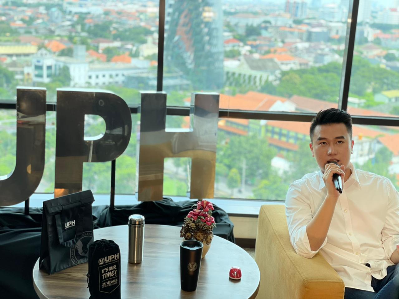 Ken Sugijanto saat memberikan penjelasan terkait potensi pariwisata dengan topik