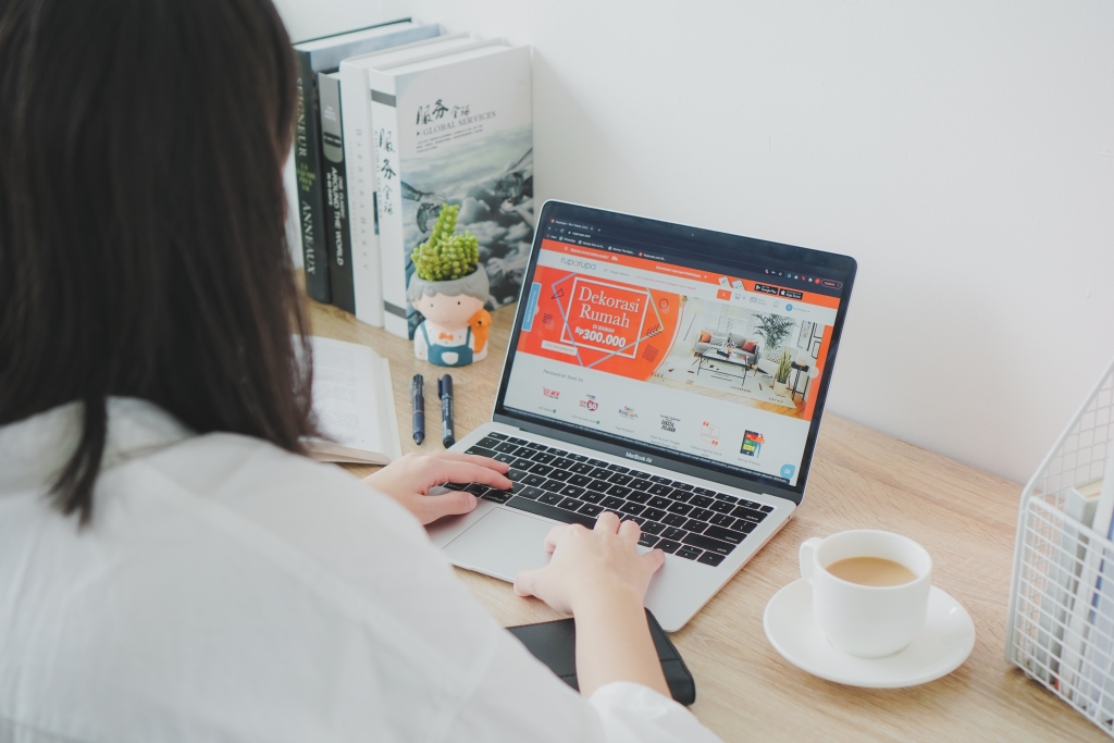 Ruparupa.com, jadi home, living and furniture e-commerce nomor satu di Indonesia.