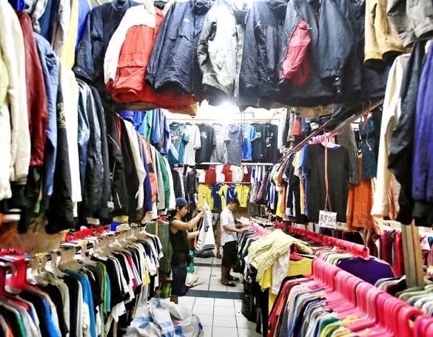 Ilustrasi bisnis thrift shop yang saat ini mulai banyak digeluti para anak muda kaum milenial di Manado