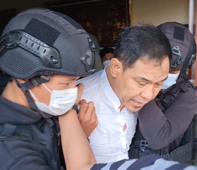Penangkapan mantan bos FPI yang diduga terlibat sejumlah aksi terorisme