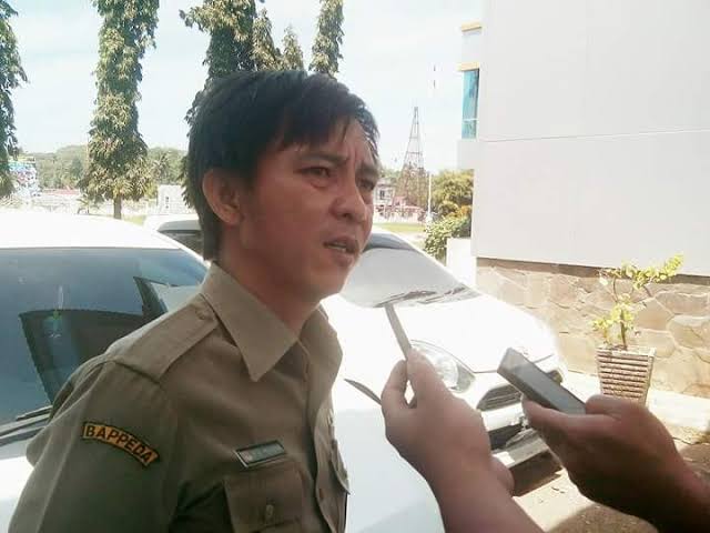 Asisten III Evert Poluakan yang juga Ketus Panitia Seleksi THL tahun 2021