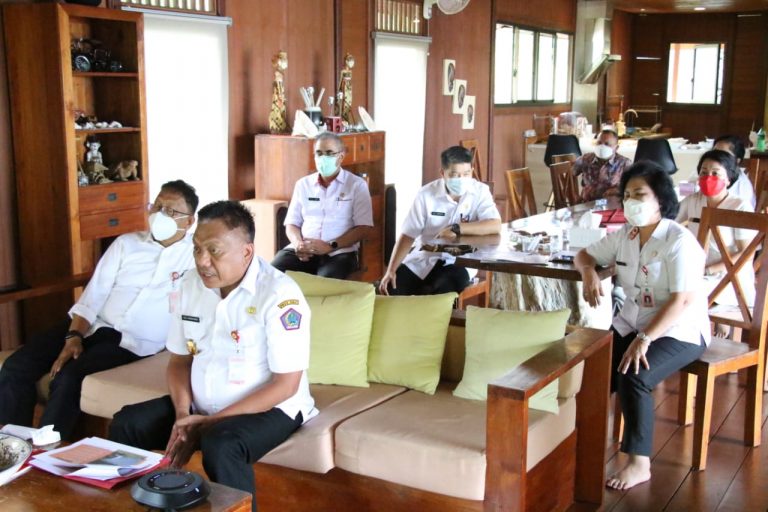 KOORDINASI: Gubernur Sulut Olly Dondokambey saat melakukan rapat bersama jajaran menteri. (Dok Istimewa)