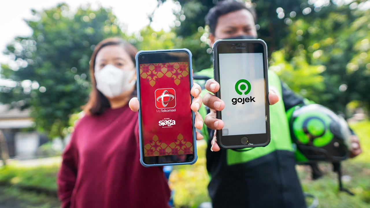Telkomsel bersama Gojek memperkuat sinergi melalui keputusan investasi lanjutan dari Telkomsel ke Gojek senilai USD300 juta.