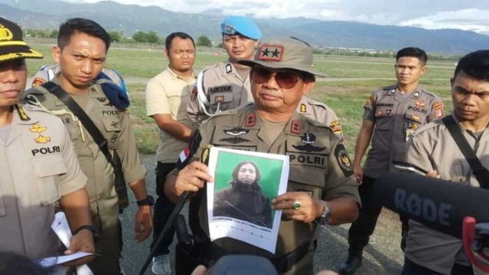 Foto buronan yang diduga pelaku pemenggalan di Poso