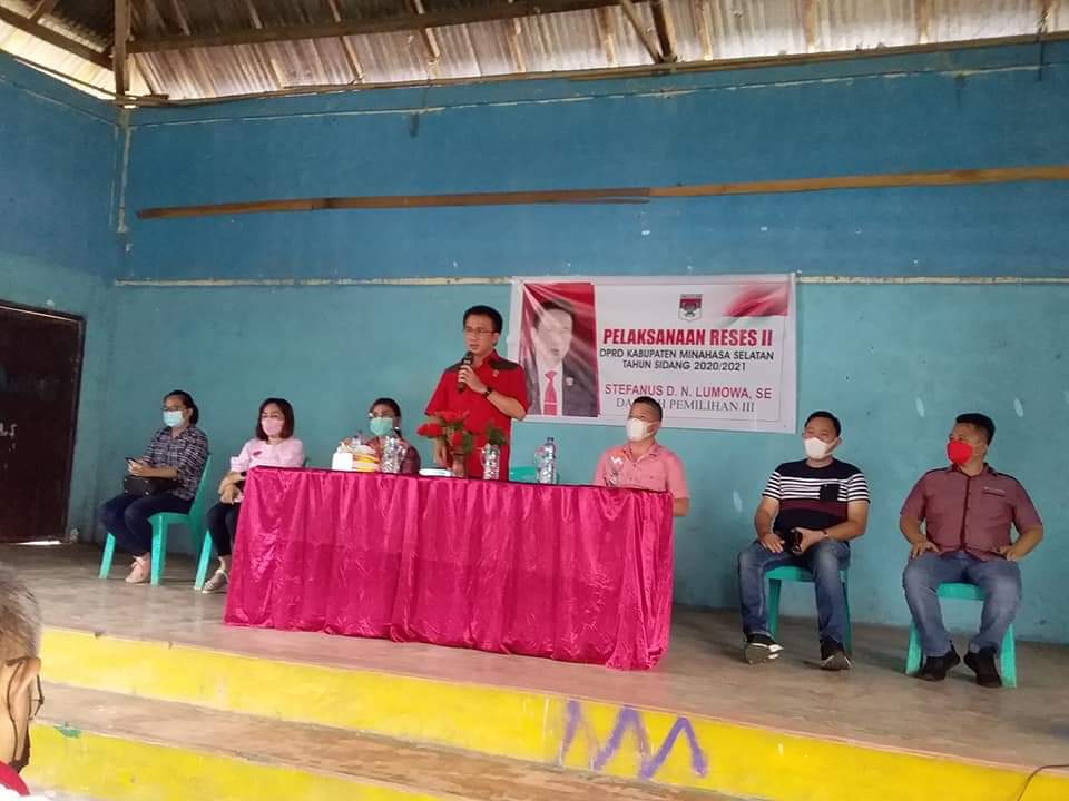 Wakil Ketua Dewan Perwakilan Rakyat Daerah (DPRD) Kabupaten Minahasa Selatan (Minsel) Dapil III Stefanus Lumowa melaksanakan kegiatan Masa Reses II tahun sidang 2020-2021 di Kecamatan Tompaso Baru dan Kecamatan Maesaan