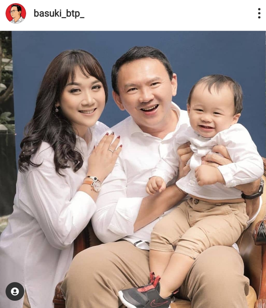 Ahok dan Puput Devi mengunggah foto keluarga di awal Februari 2021. Mereka telah dikaruniai seorang putra bernama Yosafat Abimanyu Purnama. (Instagram/@BTPND)