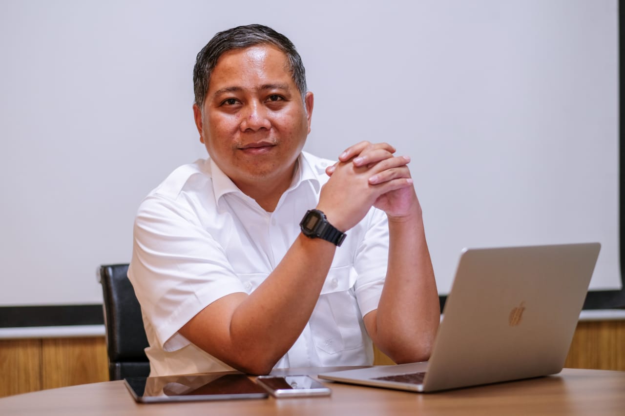 dr Roland Roeroe