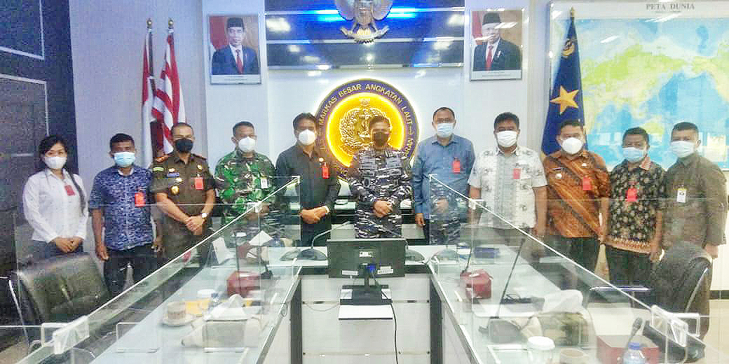 Bupati Kepulauan Sangihe Jabes Gaghana SE ME dan rombongan bertemu Asisten Perencanaan dan Anggaran (Asrena) Kasal Laksda Muhammad Ali SE MM, Kamis (27/5) di Mabes TNI AL (Istimewa)