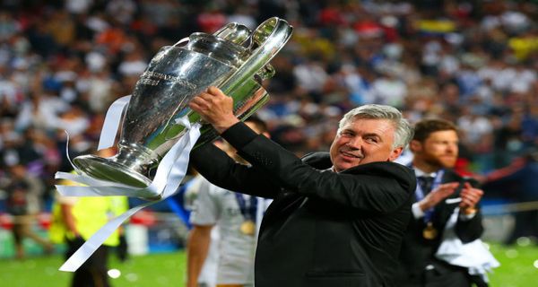 Carlo Ancelotti, saat menjuarai Liga Champions bersama Real Madrid. Foto:  Getty images