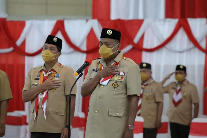 SAH: Gubernur Sulut Olly Dondokambey saat dilantik menjadi Ketua Majelis Pembimbing Daerah (Mabida), Selasa (8/6) kemarin. (Balladewa/MP)