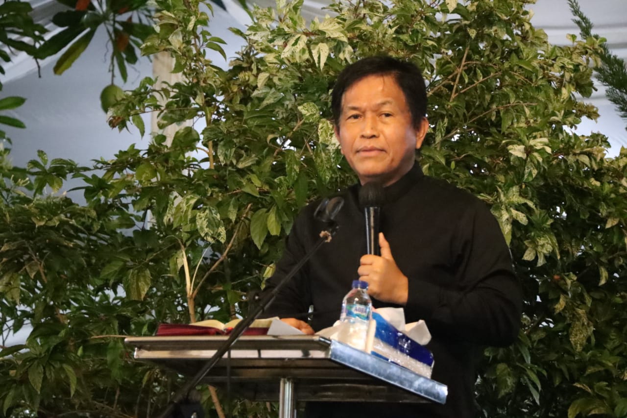 Ketua DPRD Sulut dr Fransiscus Silangen