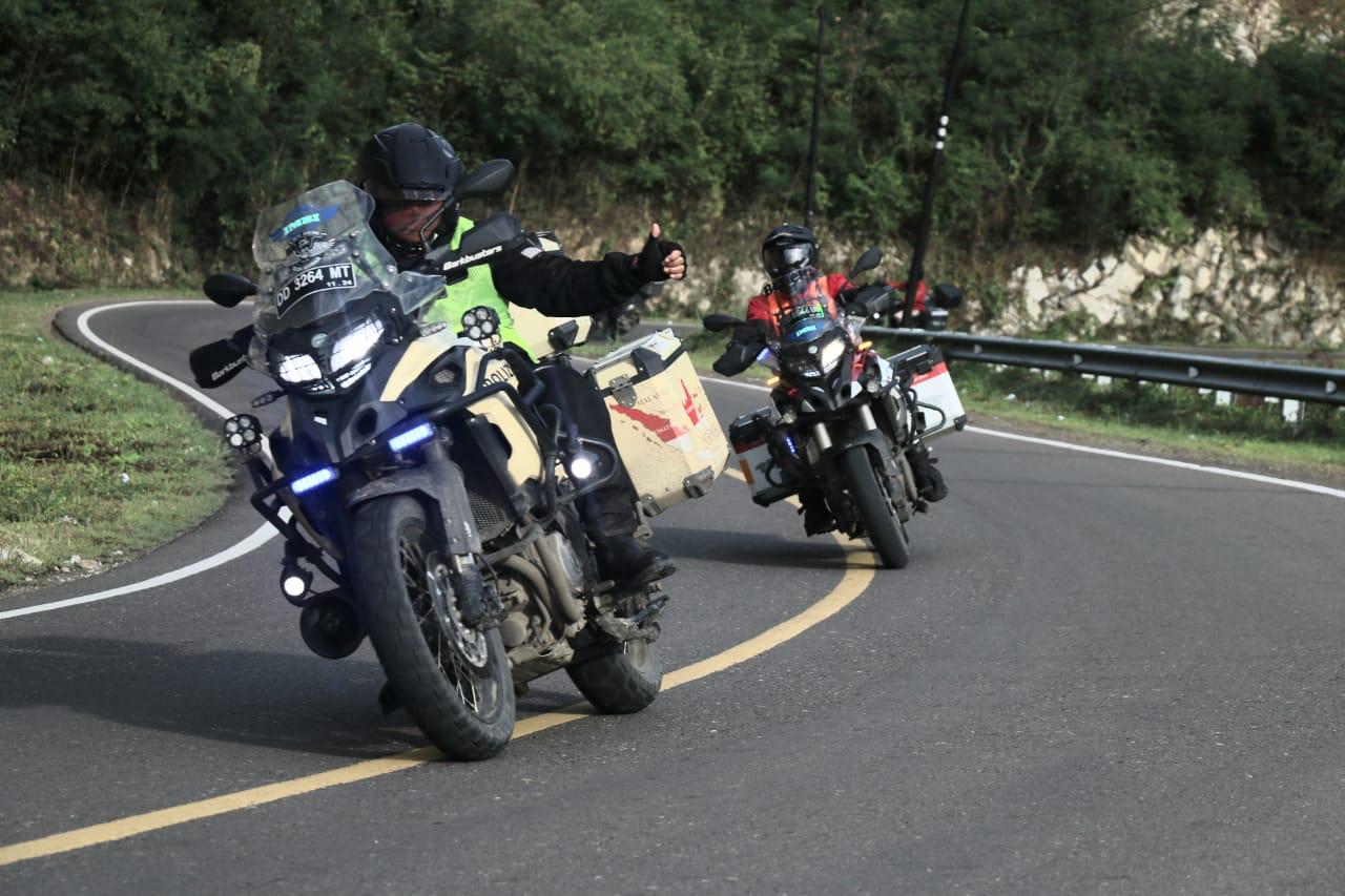 Peserta Touring Benelli Big Bike Explore Celebes yang sukses menempuh karak 2.000 Kilometer .