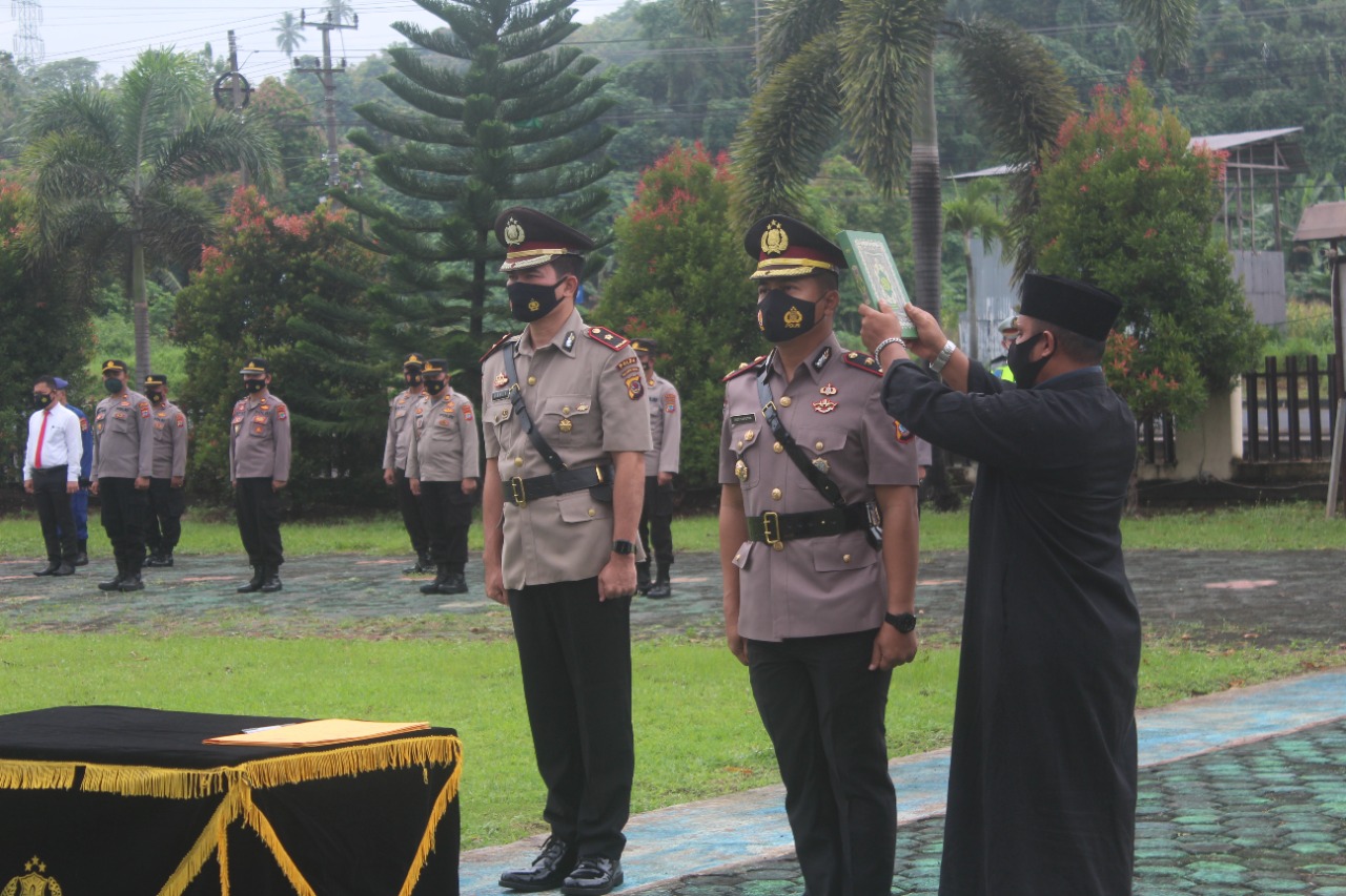 Sertijab Wakapolres Minsel digelar di halaman upacara Mapolres Minsel.