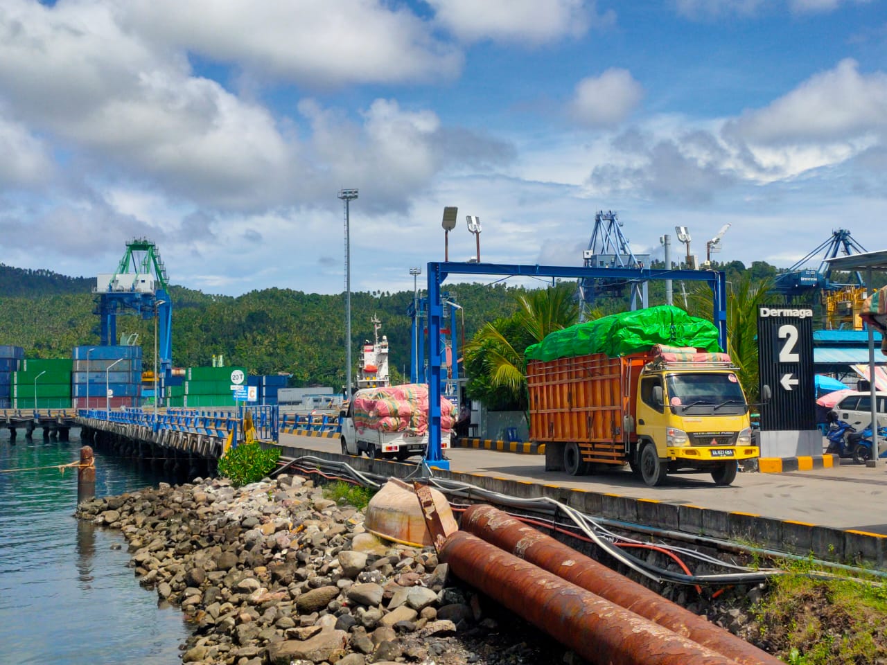 Pelabuhan Ferry Bitung yang menjadi objek vital menunjang suply logistik.