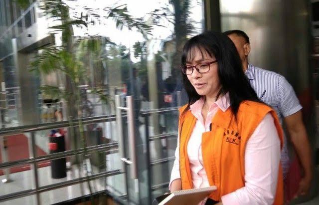 Eks Bupati Talaud Sri Wahyumi Manalip yang ditangkap Komisi Pemberantasan Korupsi (KPK).