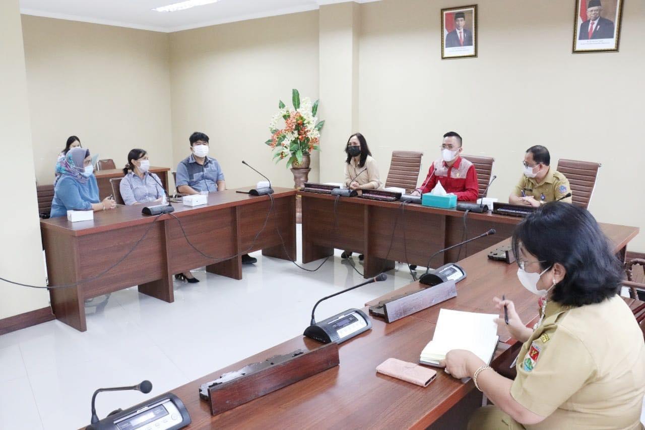 BELAJAR: Rombongan Komisi I DPRD Minahasa Tenggara diterima oleh Wakil Ketua Bapemperda DPRD Sulut Melky Pangemanan.