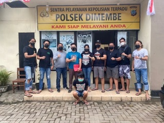 Aldi R (27), warga Kelurahan Kakaskasen, Kecamatan Tomohon Utara, Kota Tomohon, digiring ke Mapolsek Dimembe untuk mempertanggungjawabkan perbuatannya.