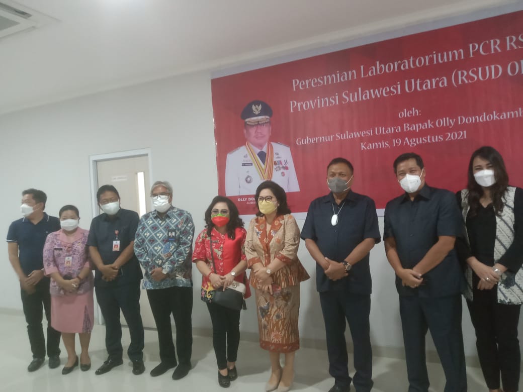 MULAI BEROPERASI: Gubernur Sulut Olly Dondokambey bersama Wakil Gubernur Steven Kandouw, saat meresmikan laboratorium PCR di RSUD OD-SK Provinsi. (Balladewa/MP)