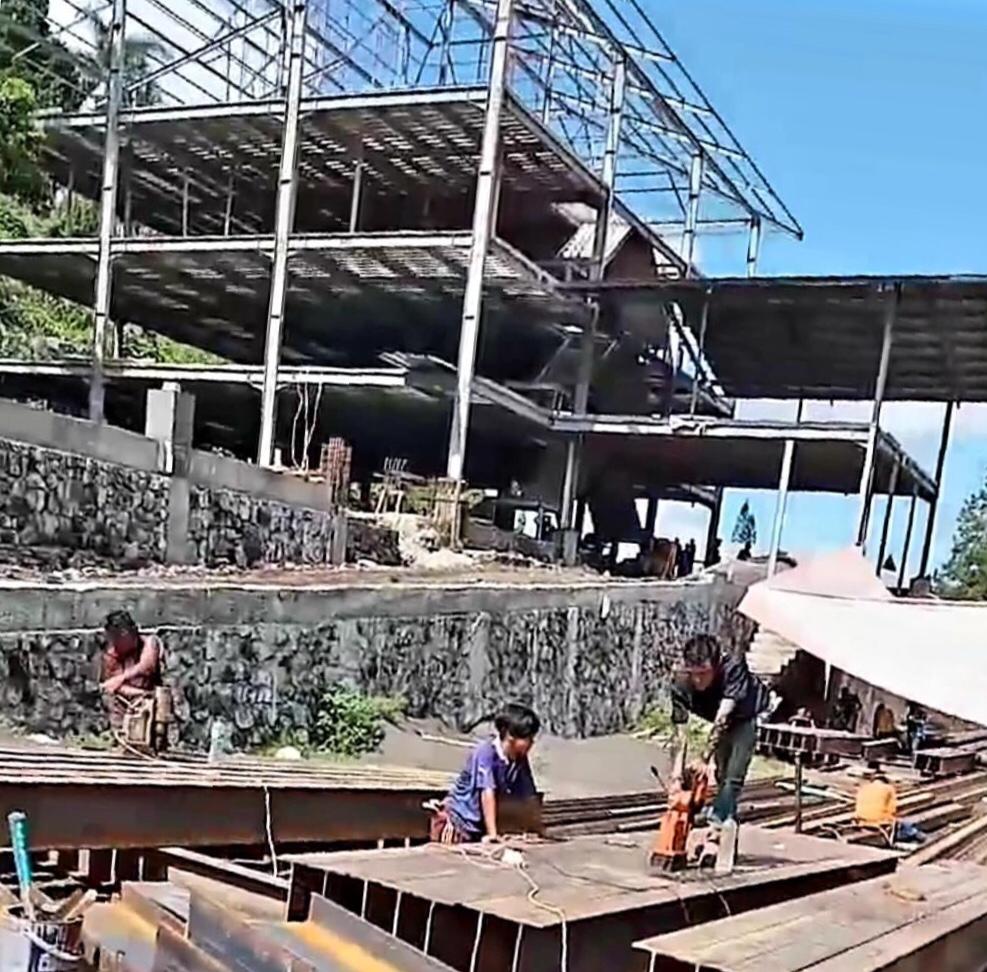 DIKEBUT: Pembangunan gedung baru UKIT yang berlokasi di Kota Tomohon. Tepatnya di seputaran Fakultas Teologi.