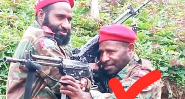 Elly M Bidana (kanan), komandan operasi KKB pimpinan Lemek Taplo tewas dalam baku tembak dengan pasukan gabungan TNI-Polri di Distrik Kiwirok, Pegunungan Bintang, Papua. (net)