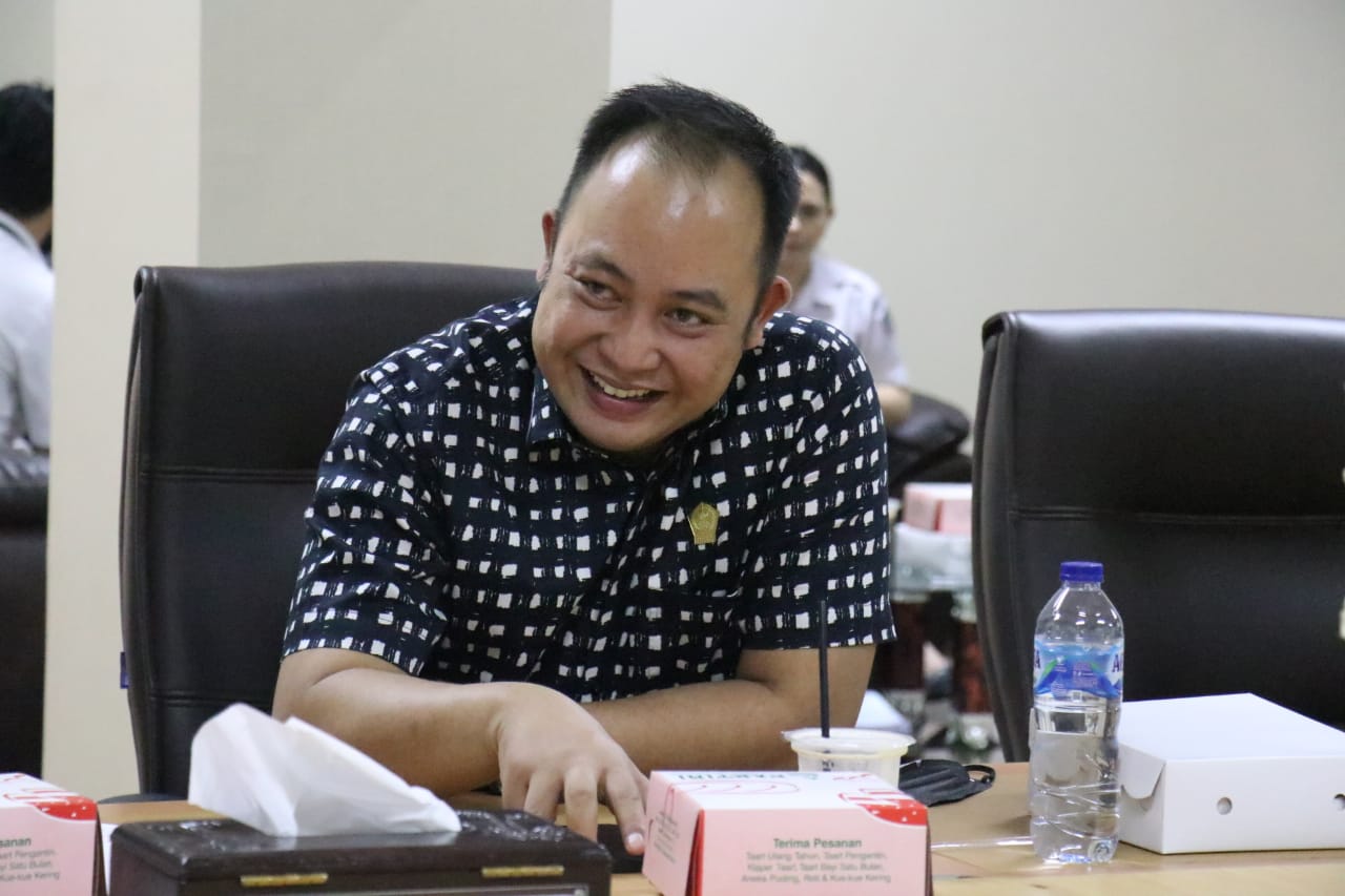 Ketua Bapemperda DPRD Sulut Careig Naichel Runtu