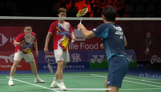 Ganda putra Malaysia Aaron Chia/Soh Woi Yik yang adalah anak asuh mantan atlet bulutangkis Tanah Air, Flandy Limpele.