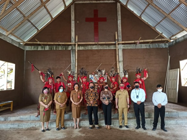 Manager UPDK Minahasa, Andreas Arthur, Asisten II Bidang Perekonomian dan Pembangunan Kota Tomohon, Enos Pontororing, Ketua TP-PKK Tomohon Jeand