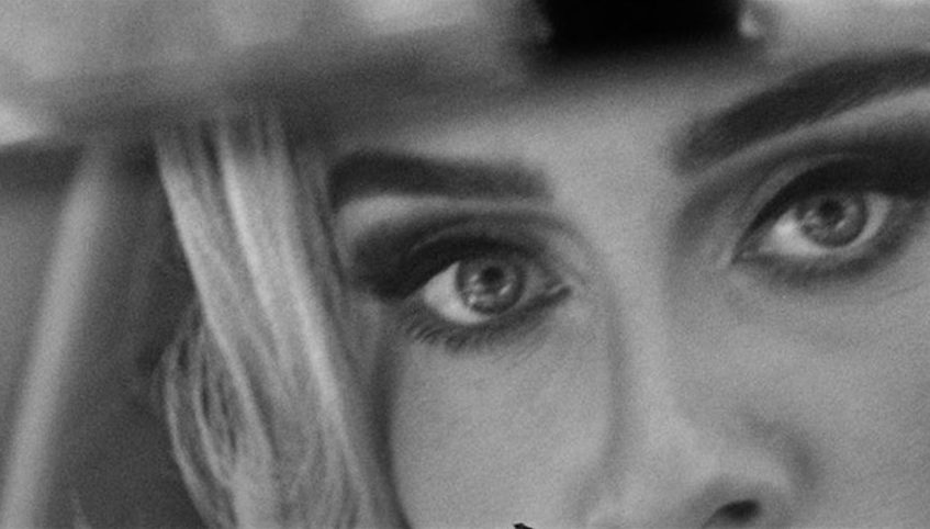 Adele di salah satu scene klip lagu Easy on Me (Istimewa)