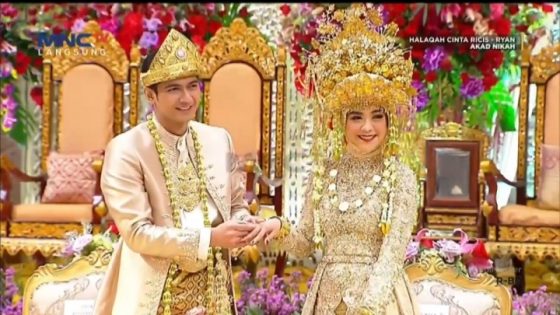 Teuku Ryan dan Ria Ricis resmi menikah. (ISTIMEWA