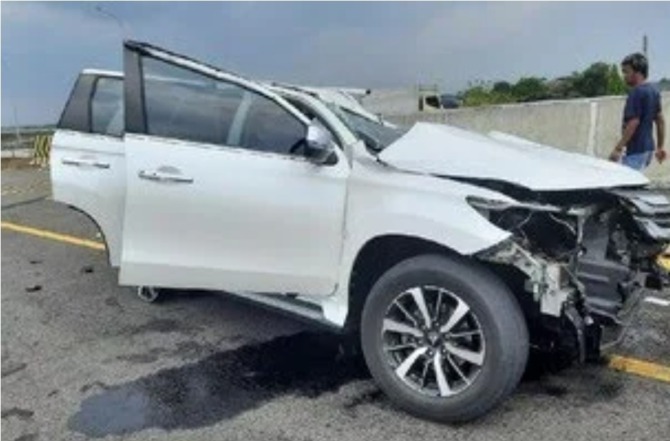 Mobil diduga membawa artis Vanessa Angel kecelakaan di Nganjuk, Jatim. (Foto: Polda Jawa Timur)