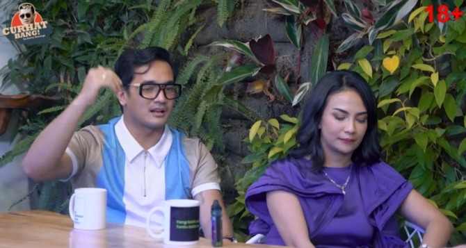 Kenangan Vanessa Angel dan suami Bibi Ardiansyah, di podcast CURHAT BANG Denny Sumargo. (Screenshot YT: CURHAT BANG Denny Sumargo)