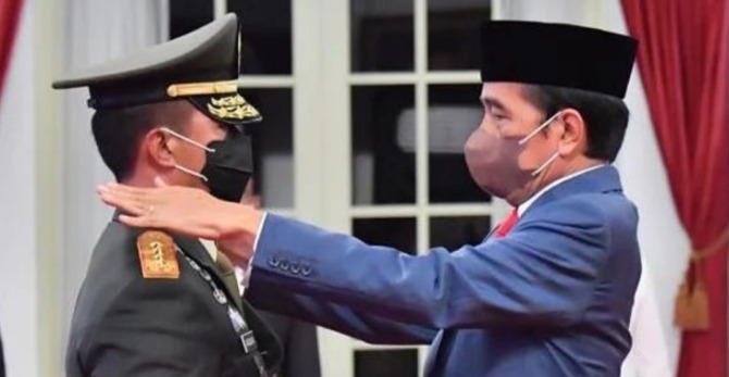 Pelantikan Panglima TNI Jenderal Andika Perkasa, oleh Presiden Joko Widodo. (Foto: Ig Jokowi)
