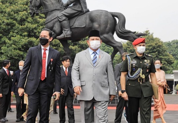 Rizky Irmansyah bersama Prabowo Subianto. (Instagram @rizky_irmansyah)
