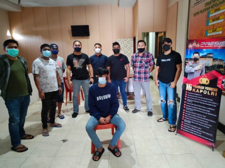 TAK BERKUTIK: Pelaku persetubuhan anak di bawah umur diamankan Tim URC Totosik. Dok istimewa