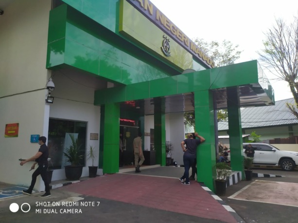 Kantor Kejaksaan Negeri Manado, tempat pemeriksaan eks Wali Kota Manado GS Vicky Lumentut