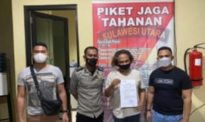 terduga pelaku diamankan di lokasi kejadian di Hotel Sakura Manado kamar 503