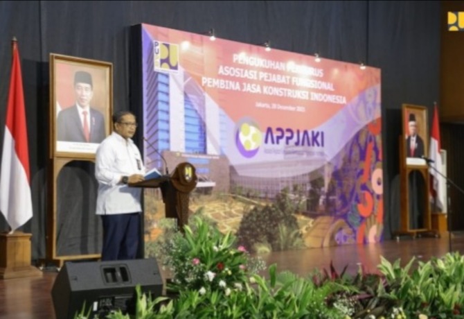 Sekretaris Jenderal (Sekjen) Kementerian PUPR Mohammad Zainal Fatah saat menyampaikan sambutan Menteri PUPR Basuki Hadimuljono pada Asosiasi PPJAKI.
