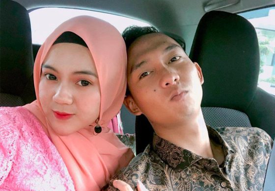 Novia Widyasari semasa hidup berfoto Bripda Randy Bagus (kanan), yang dikenakan pelanggaran kode etik Kepolisian Pasal 7 dan 11. Dia juga kena pidana umum Pasal 348 juncto 55 tentang aborsi. (Istimewa)
