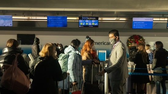 Suasana bandara di Amerika Serikat yang tetap ramai meski masih dalam pandemi Covid-19 (Istimewa)