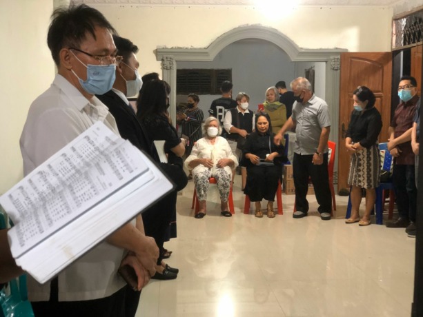 Suasana di rumah duka Alm Grace Karundeng, mahasiswi Humber College Canada asal Minahasa Utara yang meninggal misterius di Richmond Hill, Ontario, Toronto, Kanada. (Jendry/MP)
