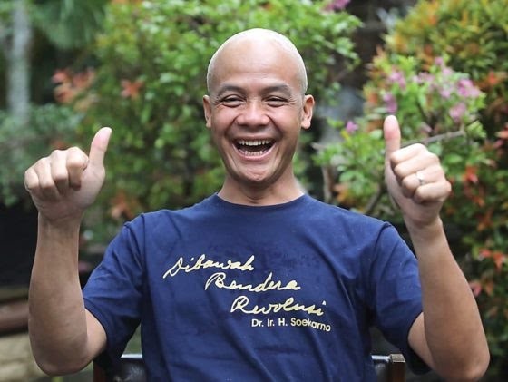 SOLIDARITAS: Ekspresi Ganjar Pranowo usai dicukur gundul di rumah dinas, Semarang, kemarin. (HUMAS PEMPROV JATENG)