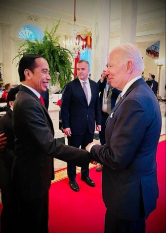 Presiden Joko Widodo saat disambut Joe Biden, ketika berkunjung ke AS, beberapa hari yang lalu
