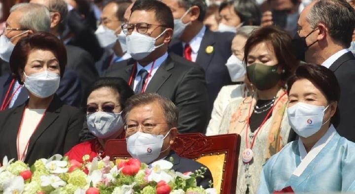 Presiden RI ke-5 Megawati Soekarnoputri melakukan kunjungan kerja ke Seoul, Korea Selatan (Korsel) pada Selasa (10/5).