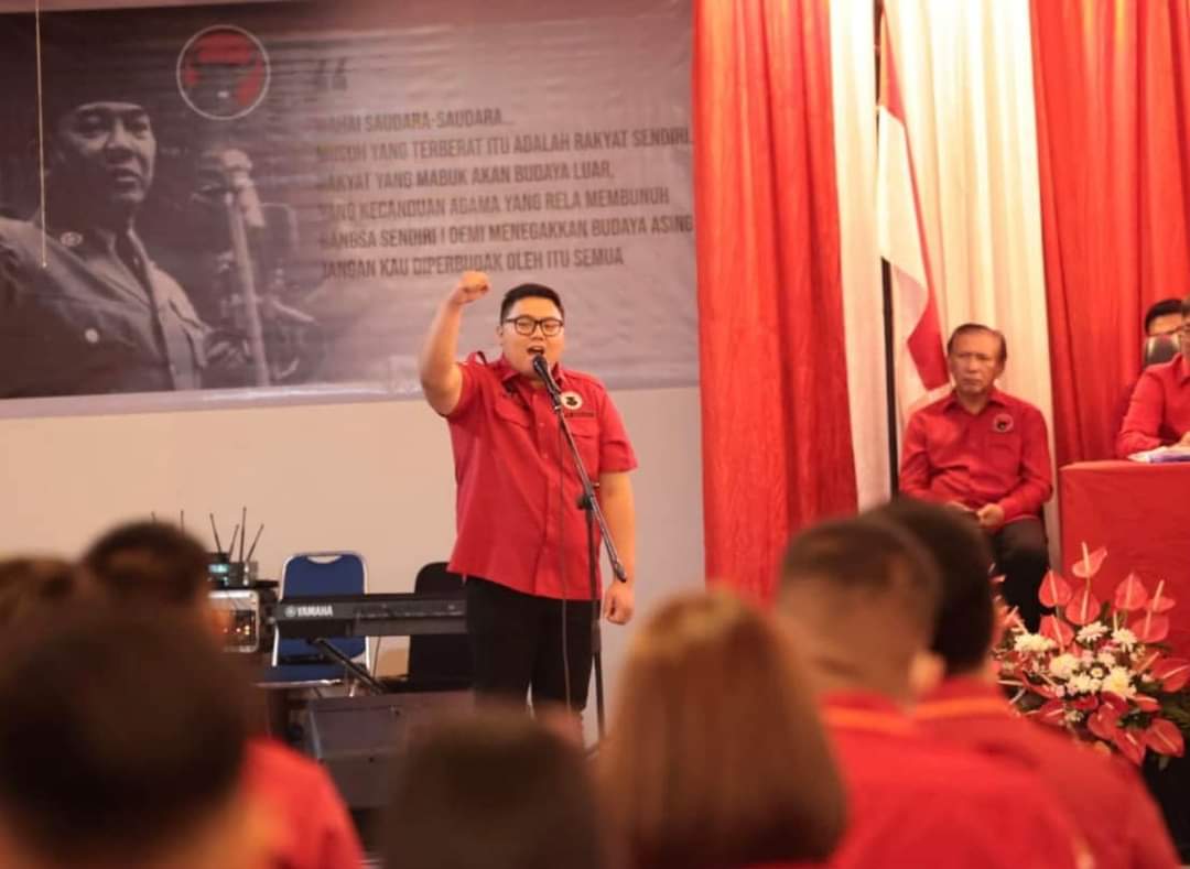 Ketua BMI Sulut saat menyampaikan pidato di acara pelantikan pengurus DPC se Sulut, Sabtu (11/6).