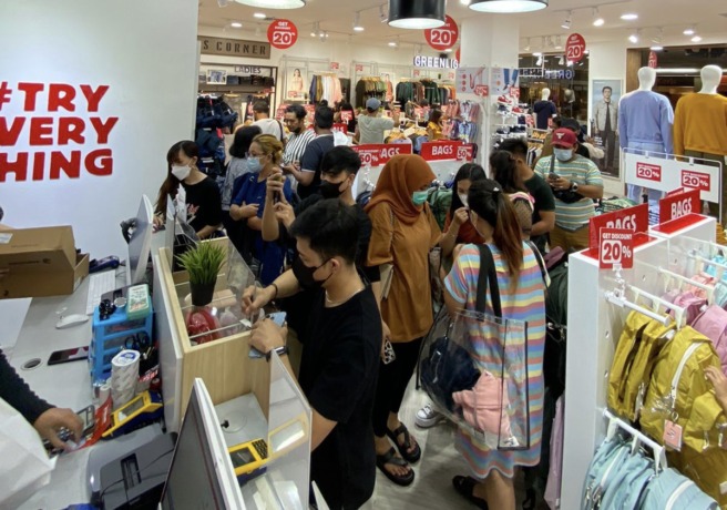 Warga berburu suprise sale produk berkualitas di 3Second Mantos.