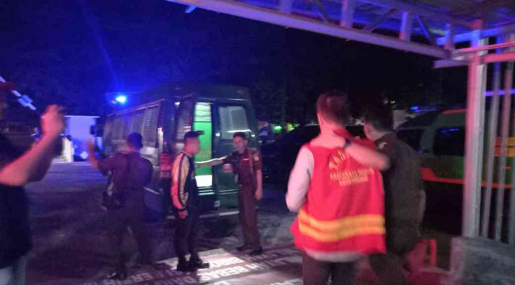 Kejaksaan Negeri (Kejari) Kotamobagu melakukan penahan kepada JS terkait dugaan tindak pidana korupsi bantuan sosial pembangunan Rehabilitas Sosial-Rumah Tidak Layak Huni (RS-RTLH) dari Kementrian Sosial RI, melalui Direktorat Fakir Miskin Wilayah III, pa