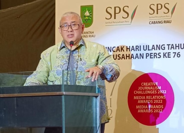 Januar P. Ruswita, Ketua Harian SPS Pusat, saat membuka sesi Dialog Nasional 76 Tahun SPS.
