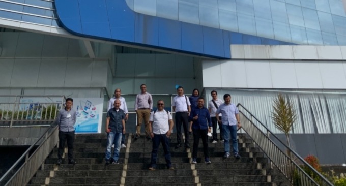 PERDANA: Pertemuan Komisi Kerja Multimedia GMIM, di Grha Pena Manado, Selasa (26/7).