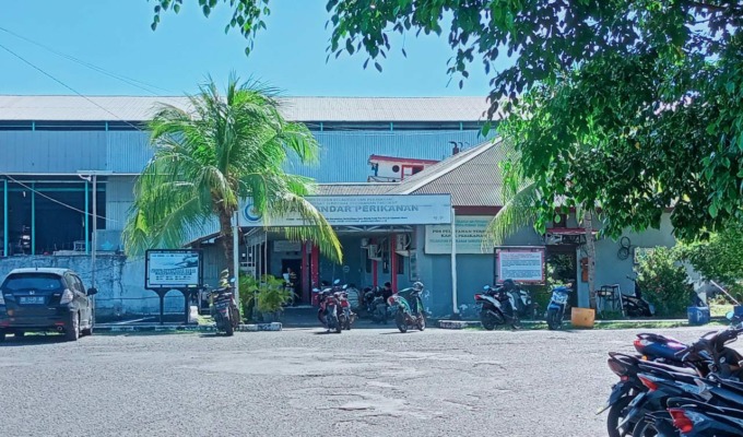 DISOROT: Kantor Syahbandar Perikanan Bitung, dalam kawasan Pelabuhan Perikanan Samudera Bitung. (Franky/MP)